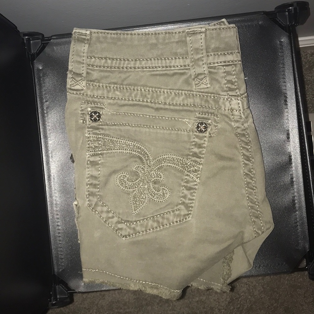 Embellished Like New ROCK REVIVAL Shorts